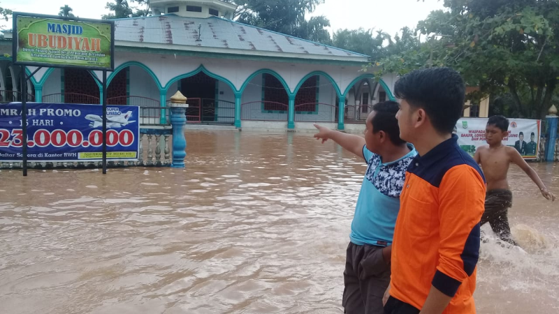 Banjir Landa 3 Kecamatan di Rohul Riau, Akses Jalan Terputus
